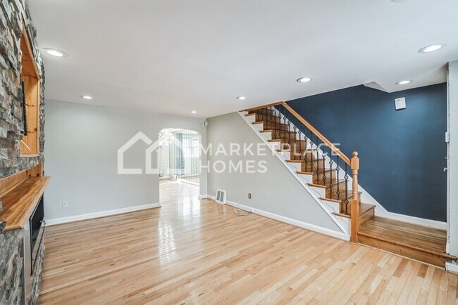 Building Photo - 1818 N 77th St