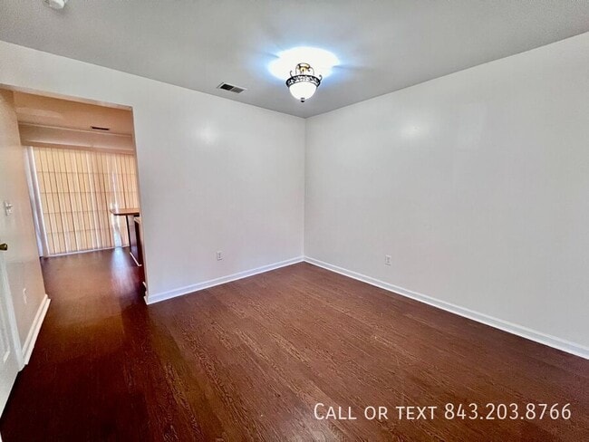 Foto del edificio - 7975 Shadow Oak Dr