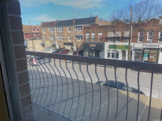 Foto del edificio - 43-30-43162 162nd St