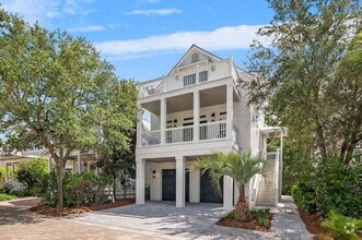 Building Photo - 18 Playalinda Court