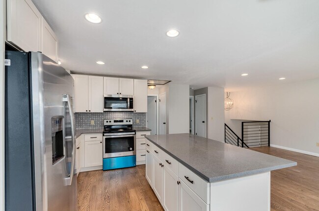 Foto del edificio - 7305 S Webster St