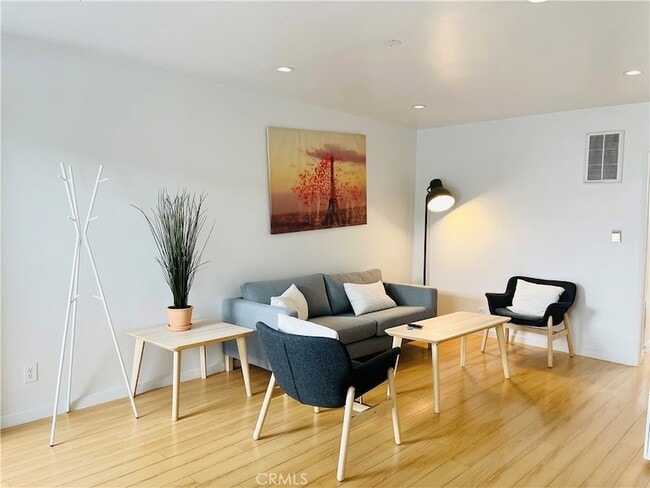Building Photo - 3864 Inglewood Blvd