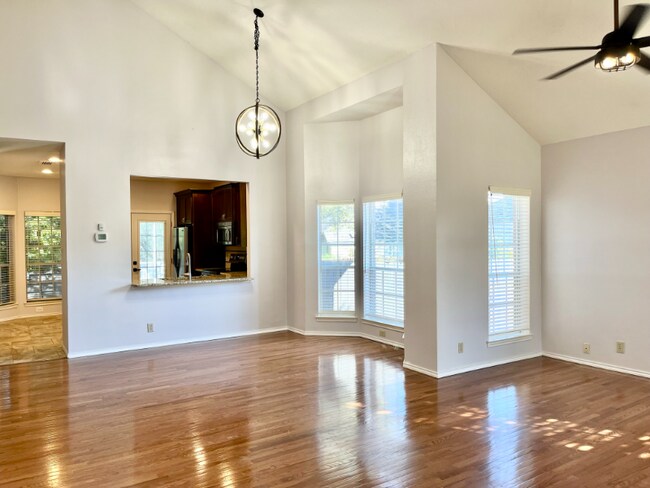 Foto del edificio - 17915 Crystal Knoll