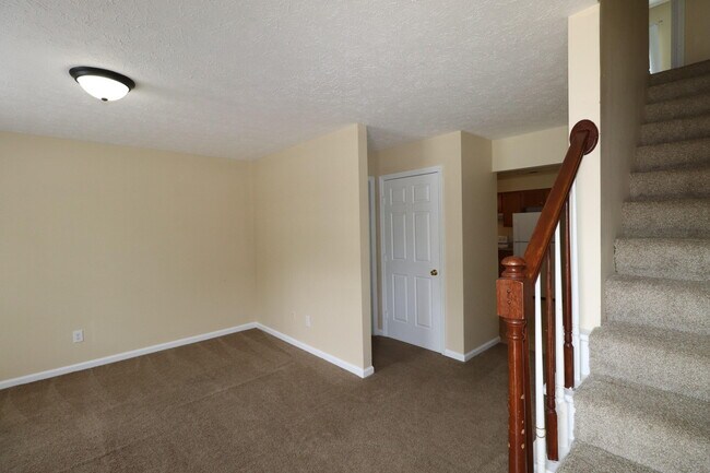 Foto del edificio - 107 Floyd Ct