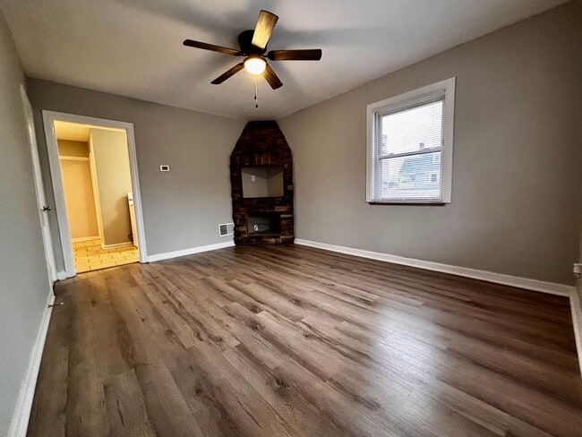 Building Photo - Cozy & Convenient Studio Apartment in Fair...