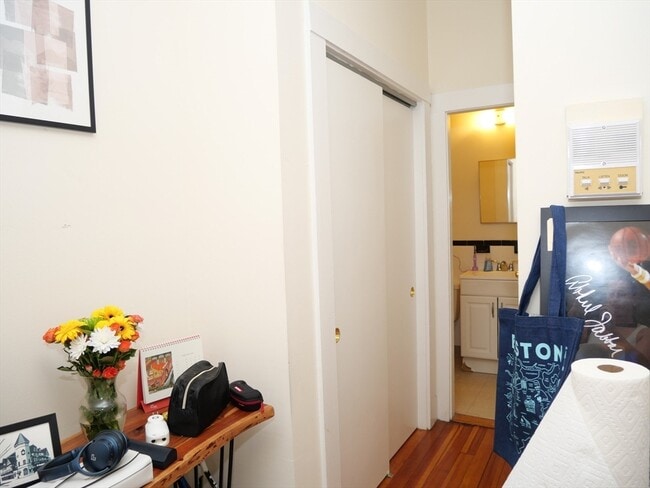 Foto del edificio - 1382 Beacon St