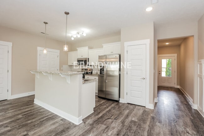 Building Photo - 2516 Lightbend Dr