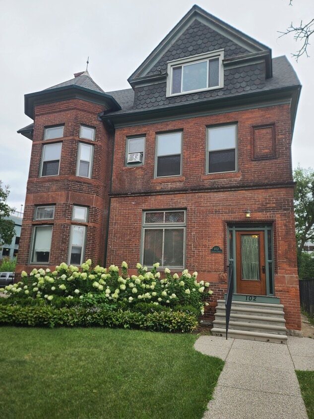 Primary Photo - 102 Garfield St