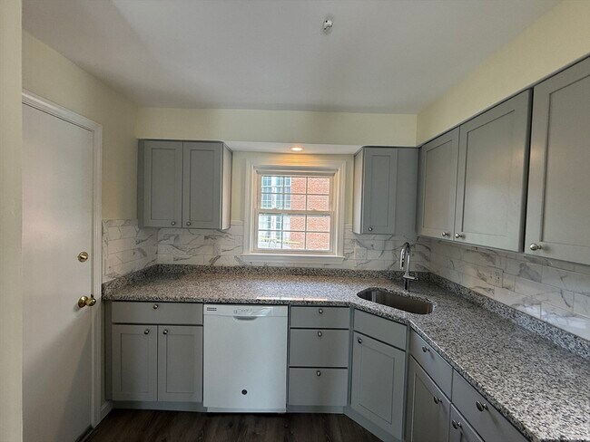 Foto del edificio - 8-10-10 Essex St