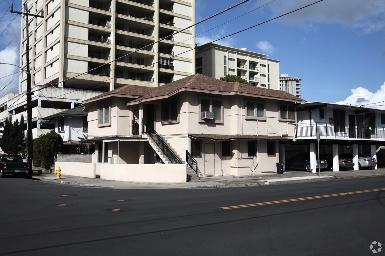 Primary Photo - 2202 Fern St