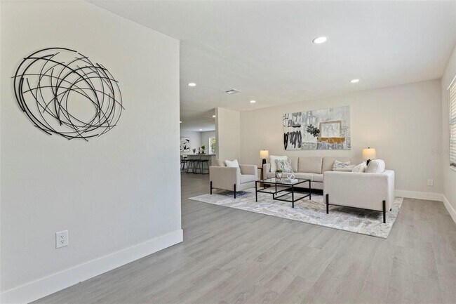 Foto del edificio - 834 Riverside Dr