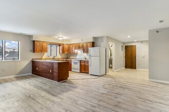 Building Photo - 4600 S Packard Ave