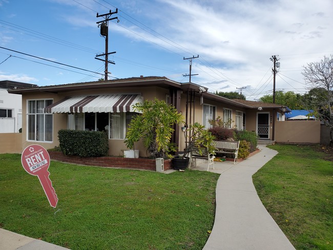 Building Photo - 4118 Neosho Ave