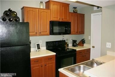Building Photo - 12165 Penderview Terrace