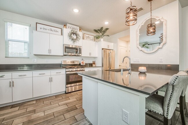Foto del edificio - Stunning Clovis Home!