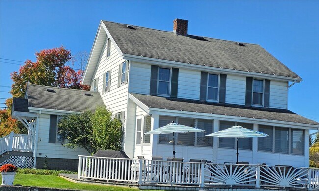 Foto del edificio - 5358 W Lake Rd