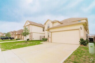 Building Photo - 24918 Adami Veduta Ct