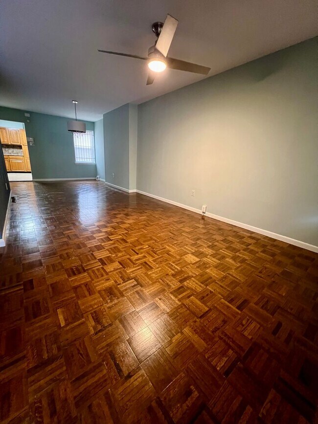 Building Photo - Stunning 3-Bedroom Townhome in Powelton Village! Available mid-August!