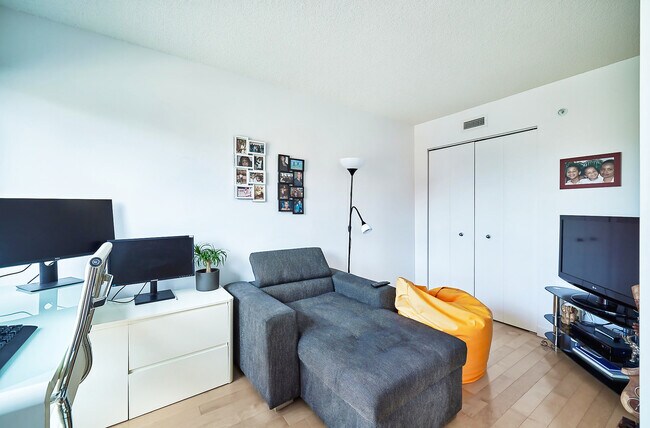 Photo du bâtiment - 2305 Rue Remembrance