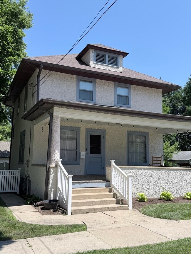Foto del edificio - 124 E Sunnyside Ave