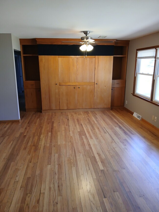 Foto del edificio - 7430 NW Locust Dr