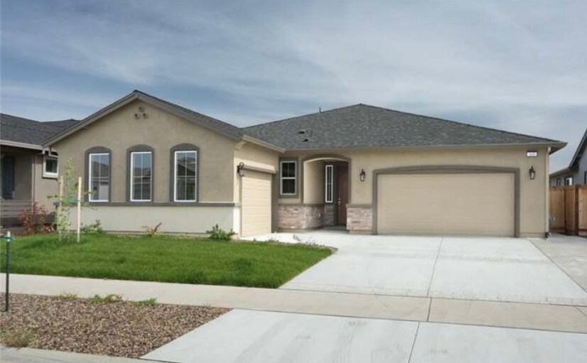 Primary Photo - 443 Eel River Ln