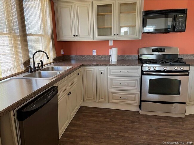 Building Photo - 453 Quinnipiac Ave