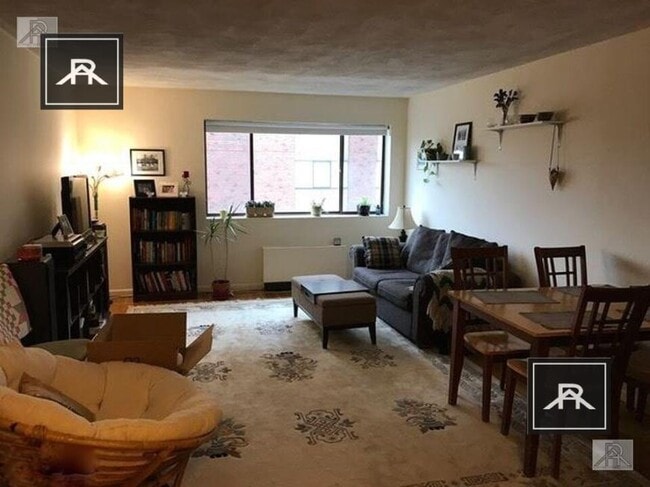 Foto del edificio - 2 bedroom in Brookline MA 02446