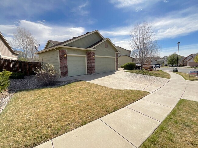 Building Photo - 3 Bedroom Home Available Near Barnes Rd & Peterson Rd!