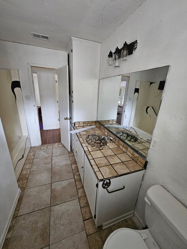 Foto del edificio - 115 Sylvia St