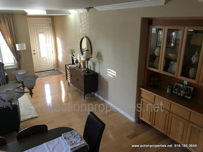 Foto del edificio - Beautiful Roseville, 5 Bed, 3 Bath, 2 Car,...