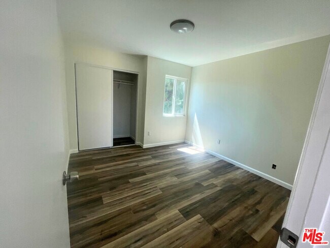 Foto del edificio - 3160 Vineland Ave