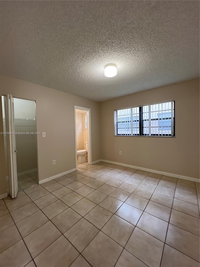 Foto del edificio - 2580 W 60th St