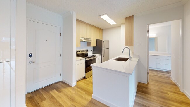 Interior Photo - Eight 80 Newport Beach