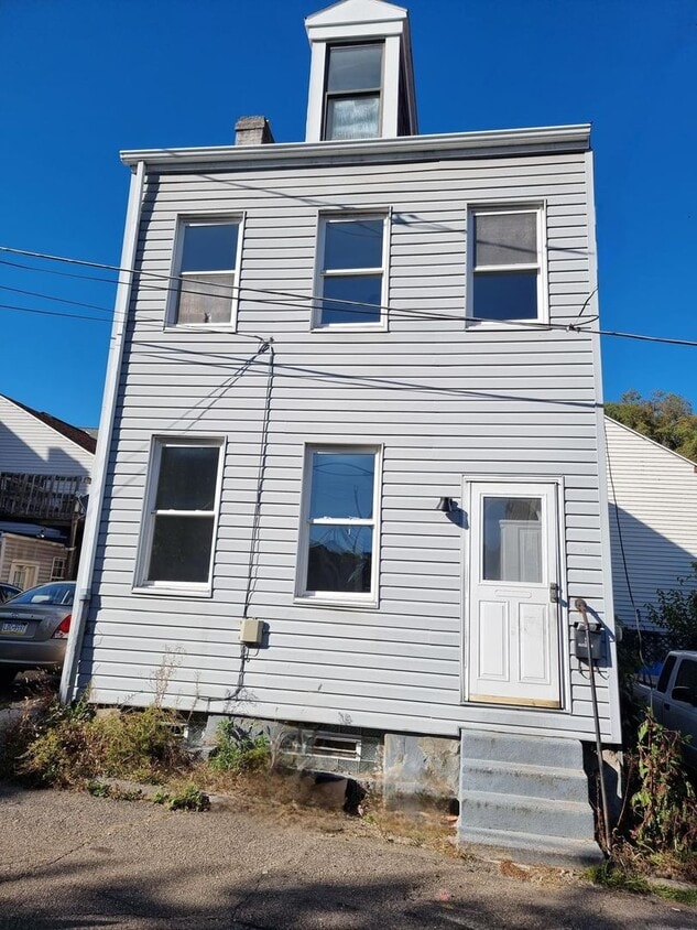 Newly Remodeled 2-Bed, 1-Bath Spacious Hou... - Newly Remodeled 2-Bed, 1-Bath Spacious Hou...