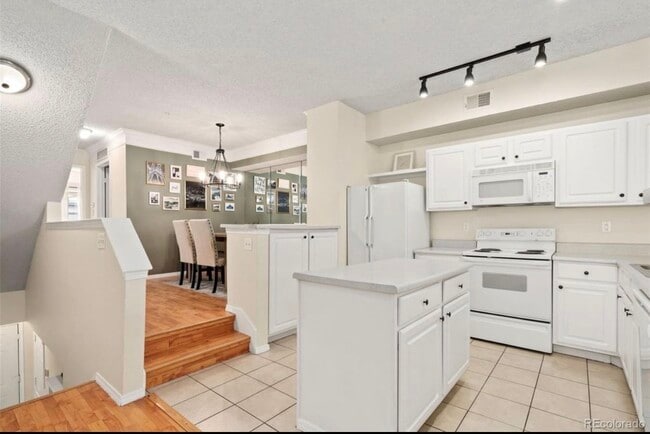 Building Photo - 2169 Eagle Ave