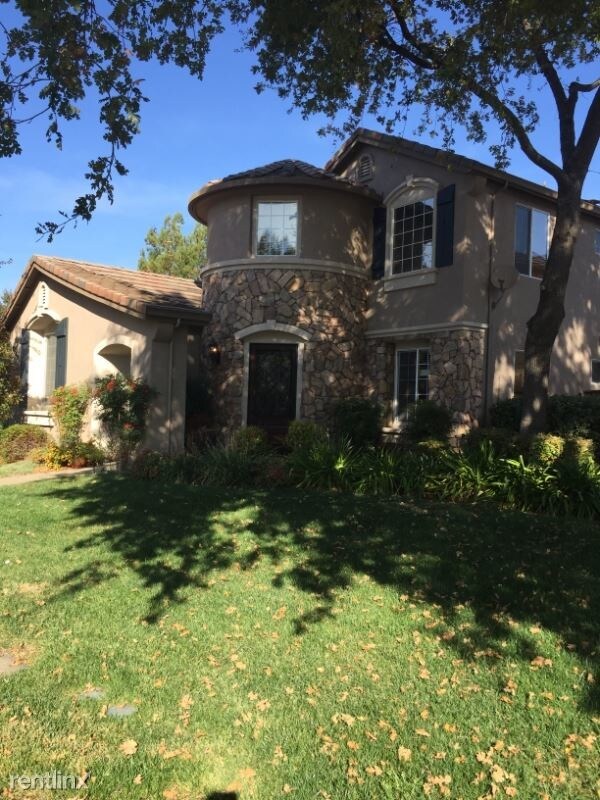 Primary Photo - 4 br, 3 bath House - 4841 Village Green Dr