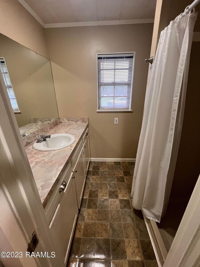 Foto del edificio - 2319 E Milton Ave