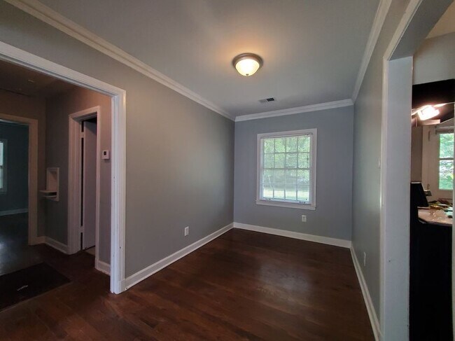 Foto del edificio - 5000 Princeton Rd