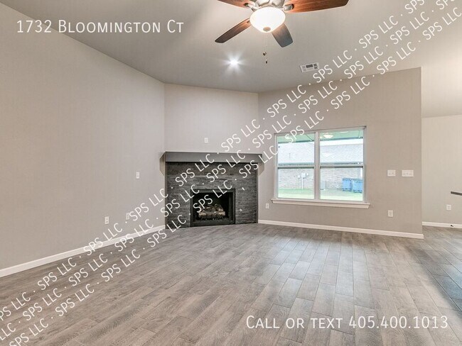 Building Photo - 1732 Bloomington Ct