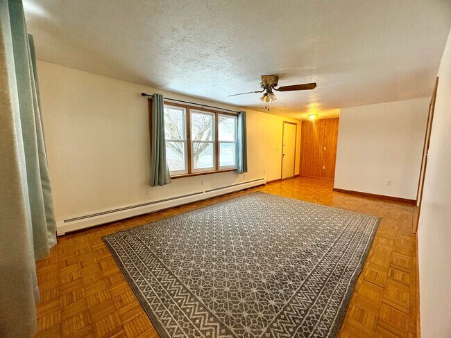 Building Photo - 3 Bedroom Rancher in Lebanon!