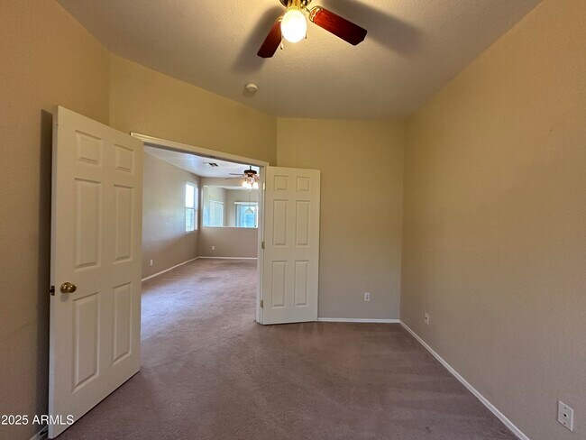 Building Photo - 14333 W Mitchell Dr