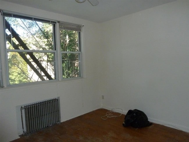 Building Photo - 236 Garden St