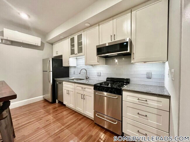 Building Photo - 160 Highland Ave