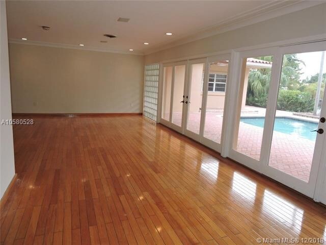 Foto del edificio - 2050 NE 120th Rd