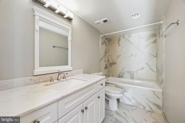 Foto del edificio - 3800 Powell Ln