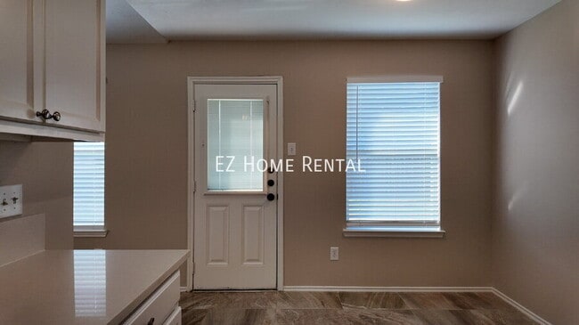 Building Photo - 23919 Clipper Hill Ln