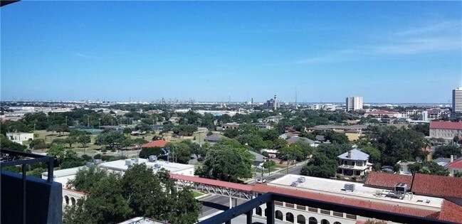 Foto del edificio - 715 S Upper Broadway