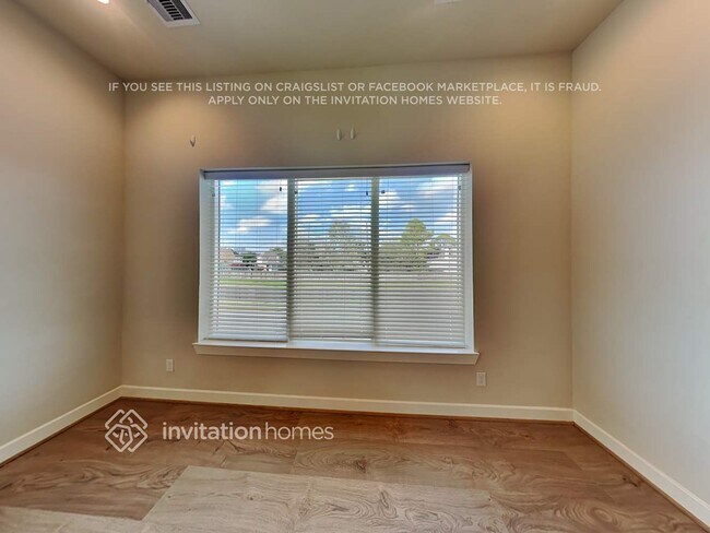 Foto del edificio - 10530 Executive Lake Dr