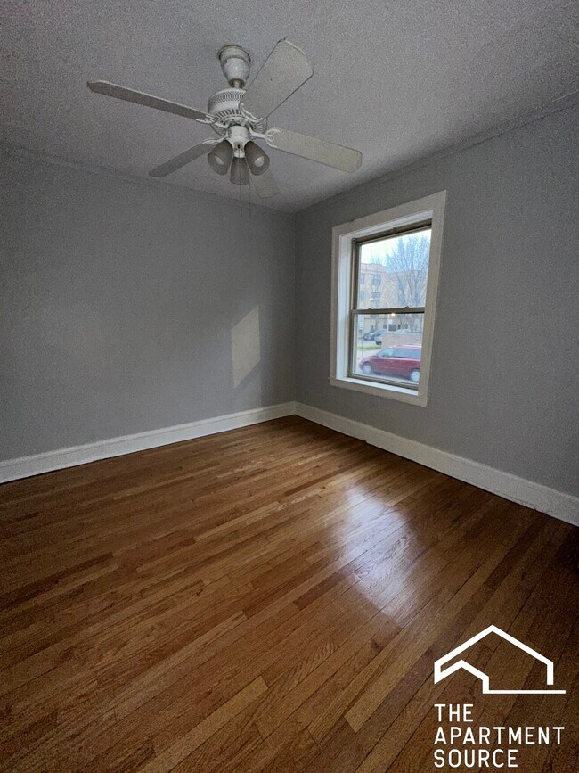 Foto del edificio - 3442 W Foster Ave